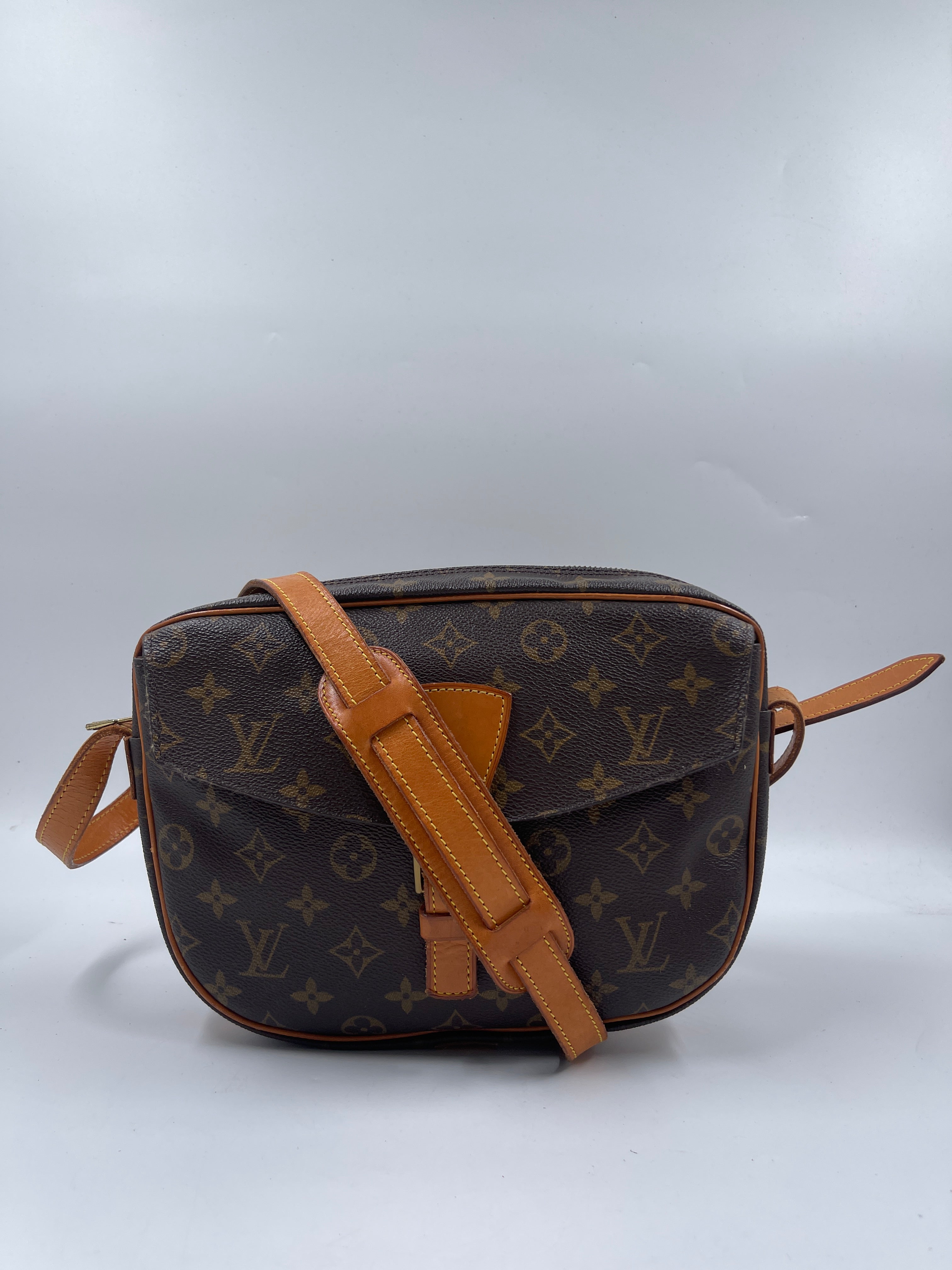 Coated Canvas Louis Vuitton Jeune Fille PM – rewear-vintage