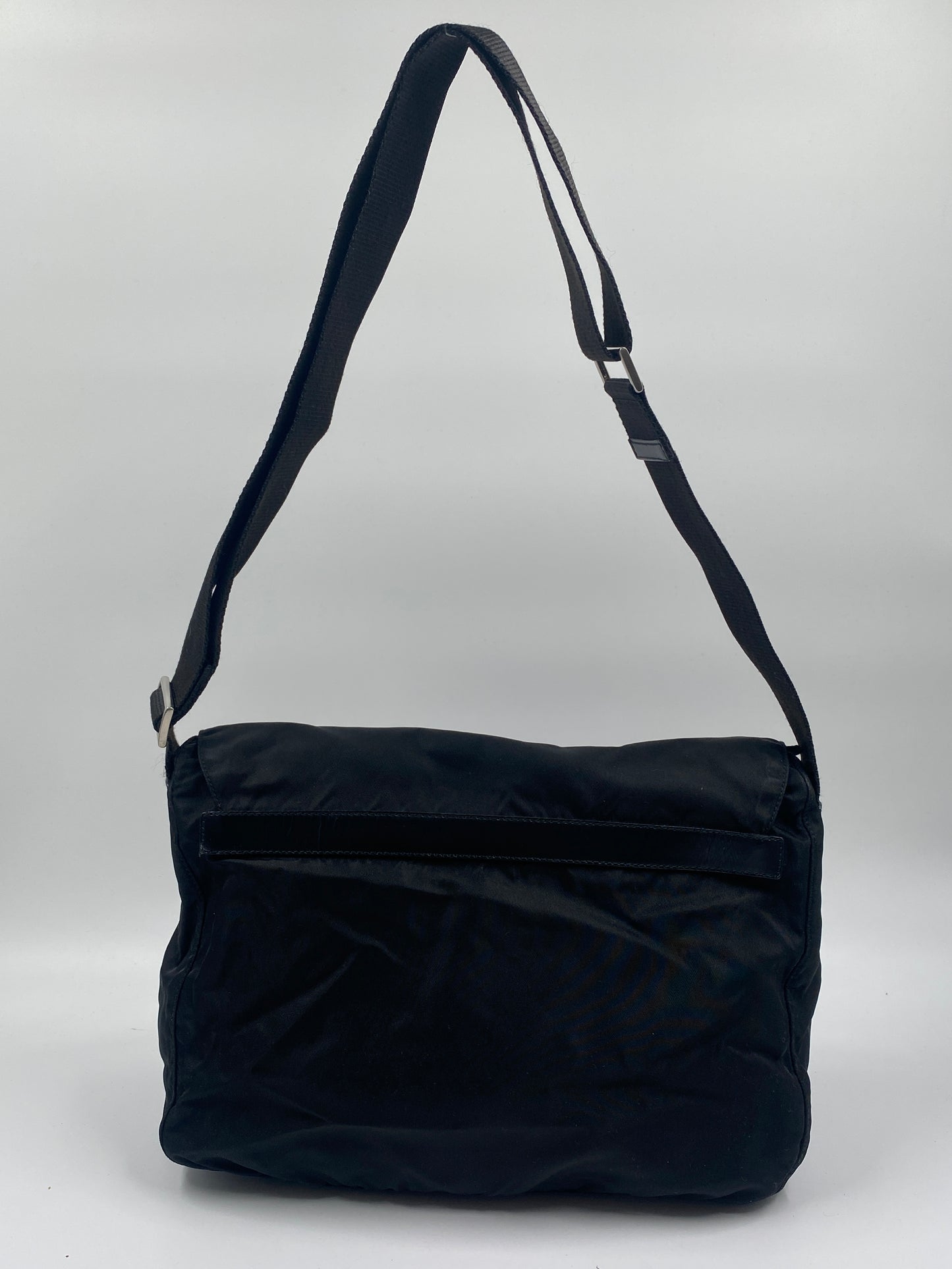 Prada Messenger Bag Nylon – l'Étoile de Saint Honoré