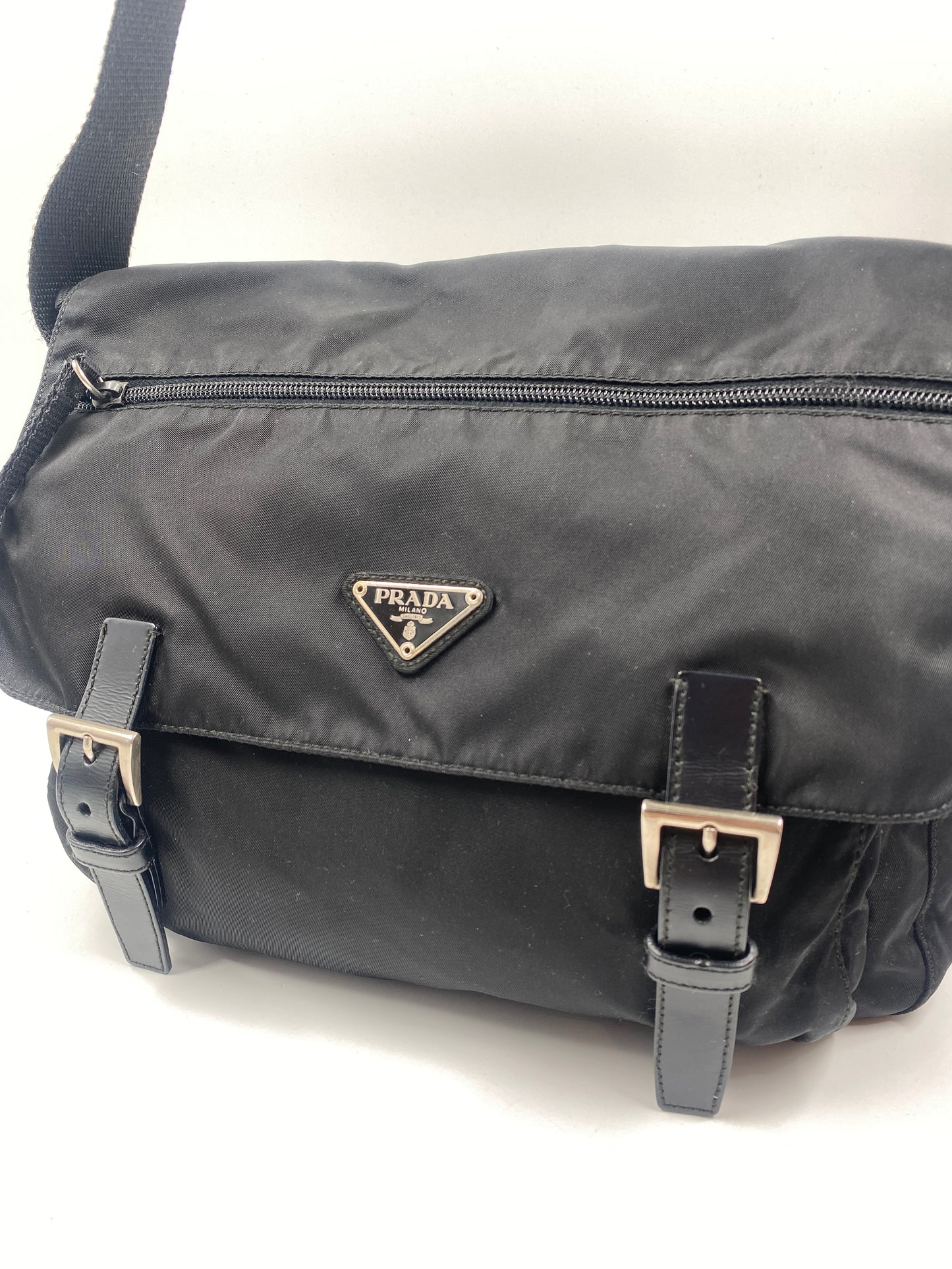 Prada Messenger Bag Nylon – l'Étoile de Saint Honoré