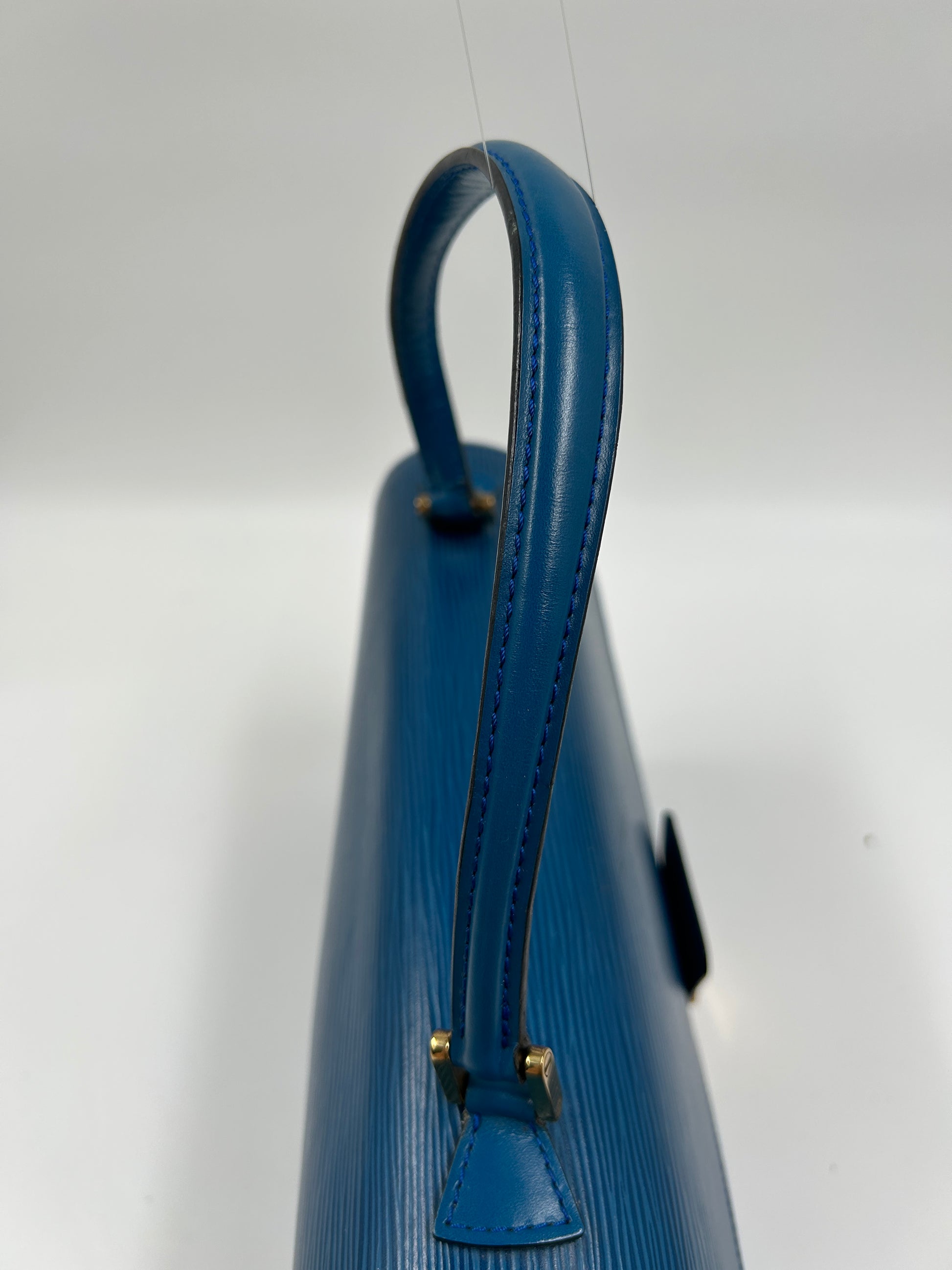 Louis Vuitton Vintage - Epi Cluny Bag - Blue - Leather and Epi